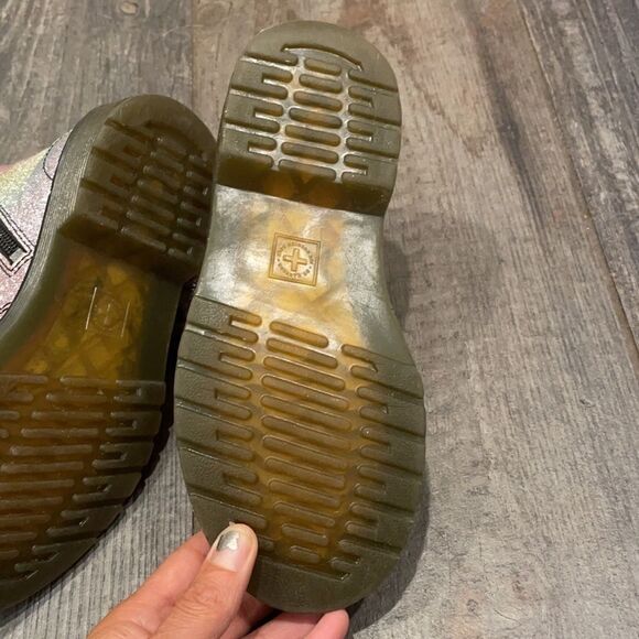 Dr. Martens rainbow colored boots - Picture 9 of 11